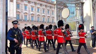 [4K]London Spring Walk: Changing the Guard at Buckingham Palace Green Park, Gail'sApr. 2022