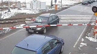 IDIOTS ON THE ROAD | Funny fails 