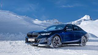 2024 BMW 520d xDrive G60 in Tansanitblau im Schnee