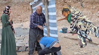 The construction of sacks around the shelter of Narges and the orphan girl by Agha Bahram