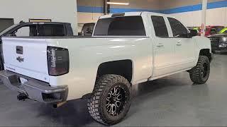 2017 Chevrolet SILVERADO 1500 ~LEVELED~CHEVY CREW CAB~LT~Z71~4X4~