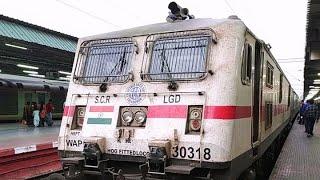 HWH WAP7i furiously negotiating DKAE with Rescheduled Kumbha Express. 