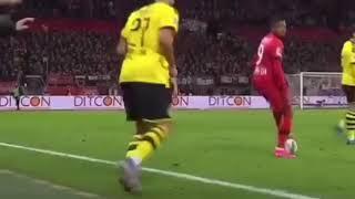 ‪Leon Bailey nutmegs Emre Can - tells him to calm down