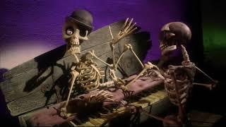 Spooky Scary Skeletons: Halloween Music Video