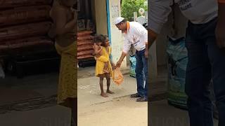 Feeding Poor People | Helping Poor People | Poor Children In India | Poor Kids | Food shorts #shorts