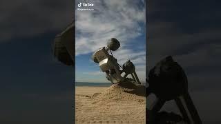 RC monstertruck happy flipping back #monstertruck #flip #monsterjam #chanbtb #crcar #backflip #4x4 #