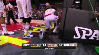 Kent Bazemore's Scary Fall | Cavaliers vs Hawks | April 1, 2016