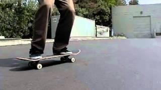VARIAL KICKFLIP SLOW MOTION
