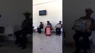 ДОМИНИКАНА ПУЭРТО ПЛАТО .ПРИЕХАЛИ НА ГОРУ ИСАБЕЛЬ ДЕ ТОРРЕС А ТУТ НАЦИНАЛЬНАЯ МУЗЫКА И  ВЕСЕЛЬЕ