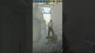 У них всегда в приоритете игрок? #game #csgo2 #videogames #csgo