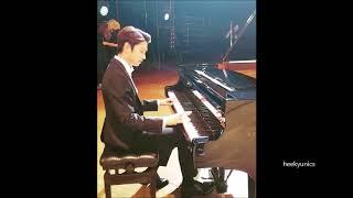 heechul and jun playing piano