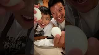 Egg Peeling HackLet’s try! #foodhack #hardboiled #lifehacks #funnyvideo