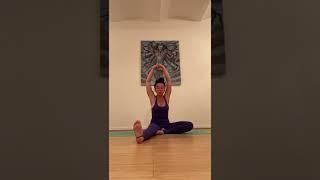 Йога с Ксенией Кедем—  @Kseniakedem                             https://mos-yoga.ru/kedem