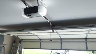 Genie 3/4 hp belt drive Garage Door Opener