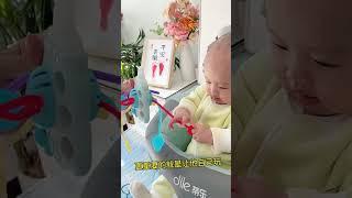 给豆芽入手的奶瓶拉拉乐他可太喜欢了，口欲期可以当牙胶 还可以锻炼手指的灵活度#宝宝好物推荐 #牙胶 #早教益智 #baby #cute