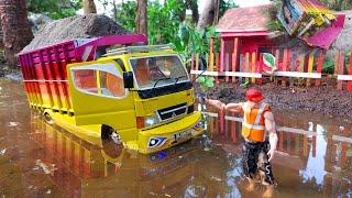 RC Truck Drowning in Water and stall Engine