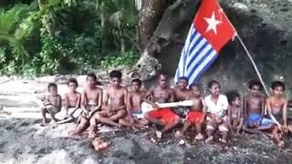 Orang papua bernyanyi