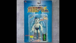 全新日版 絕版 Medicom Astro Boy 小飛俠阿童木 miracle action figure 膠公仔 灰色特別版 約16cm高 另有3D立體砌圖拼圖