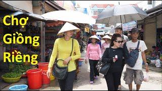 1591 / Chị Kim Loan đi chợ quê tổ chức sinh nhật cho chị Út