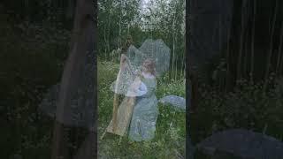 #harp #chamomile #flowers #nature #rustic #summer #folkmusic #bluedress #vintage #vintagefashion