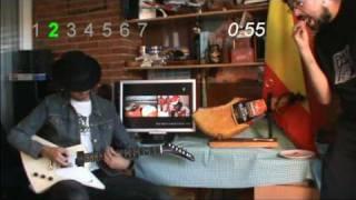 Fernando Alonso Spain 2010 lap on slide guitar - Vuelta de Alonso a España 2010 en guitarra