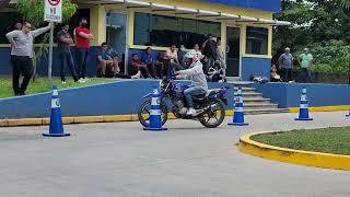 prueba de manejo de motocicleta en dirección de tránsito comayagua