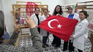 Amasya’da 250 Yıllık Yöntemle Türk Bayrağı Dokudular