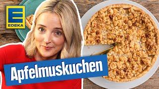 Apfelmuskuchen mit Karamellstreuseln | Einfaches Backrezept