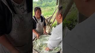 夏雨纷纷，天气潮湿，腊肉长霉！#美食#农村#日常
