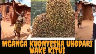 Mganga hodari kitui kuonyesha umaarufu wake wa kutumia mtu nyuki