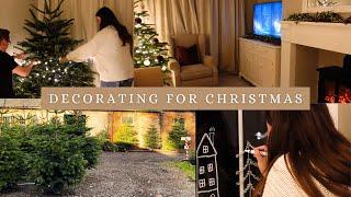 Picking Our Christmas Tree & Decorating | window art, traditional Christmas tree & cosy living room