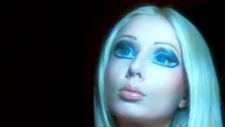 Valeria lukyanova Amatue 21 anime make-up