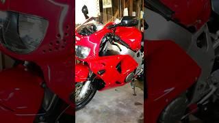 Honda CBR 900 fireblade restoration after damage.