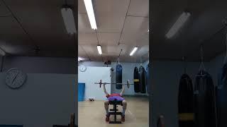 27kg ベンチプレス30回