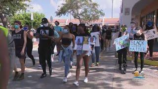 Miami Protesters Clash With Pro-Police Demonstrators