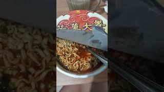 satisfying cup noodles#short #asmr #satisfying #food #yummy #igor