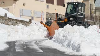 The incredible Bucher Municipal movable Vipex snowplough