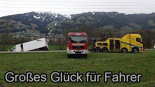  Vollbeladener LKW in Bach gestürzt – Hart/Zillertal 