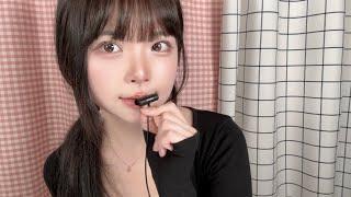 ASMR(Sub) Tingling pin mic mouth sound (and some talking + mic touching)