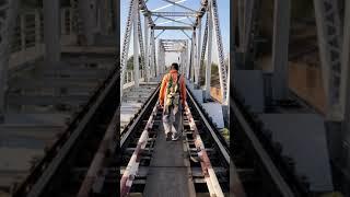 Lineman (Part-2) walks 7-8 kms daily on railway tracks.