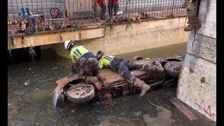 Los Bomberos del Consorcio de Málaga continúan por la zona de Alfafar realizando labores de inspecci