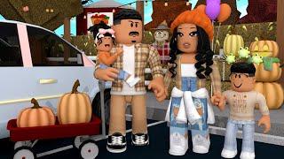 FAMILY TRIP TO A FALL FESTIVAL!! *PETTING ZOO & APPLE BOBBING!!* | Bloxburg Family Roleplay