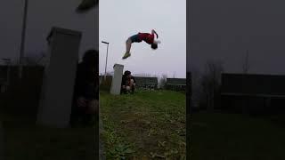 I did a backflip over myself  #freerun #deventer #jump #schalkhaar #parkour #flip #backflip #cool