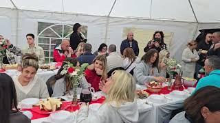 o senhor padre dando a sua beça antes da refeição em casa da senhora maria João