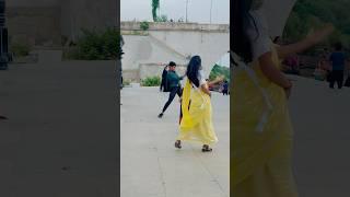 Cameraman ko focus karo ️‍ @Nishadancingqueen #sareekefallsa #trending #dance #shorts
