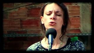 EMILY LOIZEAU - Fais battre ton tambour (FD acoustic session)