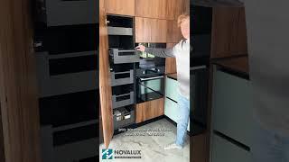 Угловая кухня от NOVALUX. Технология SPACE TOWER от BLUM. Зона хранения запасов.