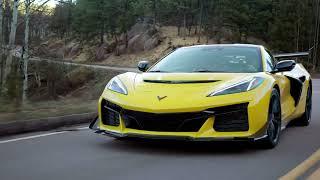 Chevrolet Corvette ZR1 2025 - exterior, interior y movimiento