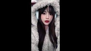 成都出门要穿棉袄了。关心我的人你们出门记得注意保暖哦。 #越南女孩 #今天长这样 #日常分享 #母女日常 #今日妆容