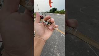 Thả diều ra dây diều một tay bằng cuộn dây siêu chất tí bay mất diều..#layangan #kite #patang #diều